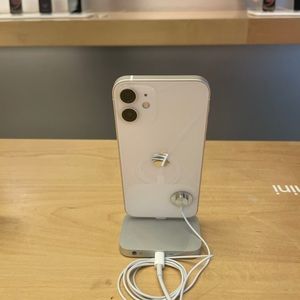 Meet your Posher, Majed